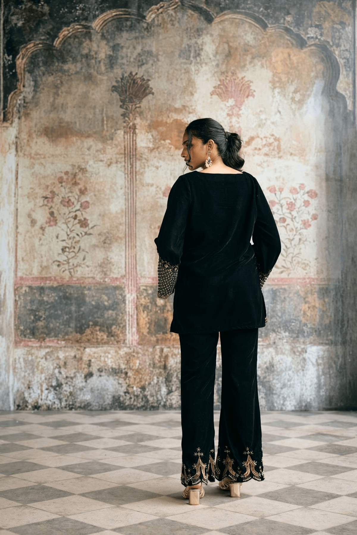 Asmaira Black Hand-Embroidered Velvet Kurta Set - View 4 - Superr*