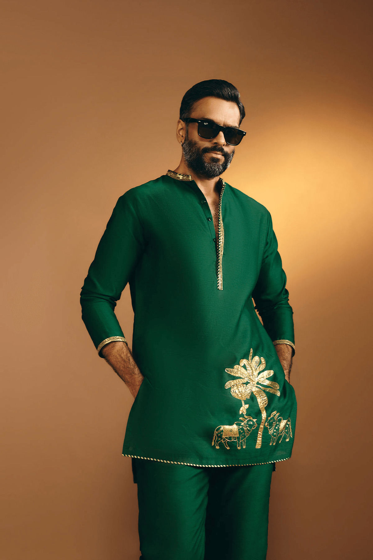 Green Tropical Nandi Kurta Set - View 3 - Superr*