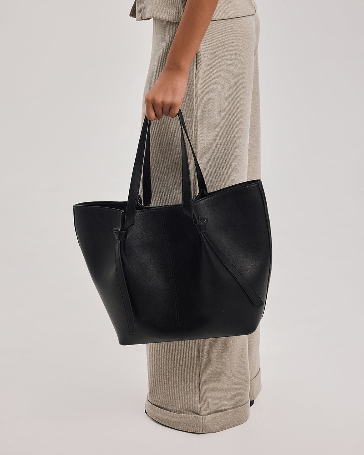 The Madeleine - Black - View 2 - Superr*