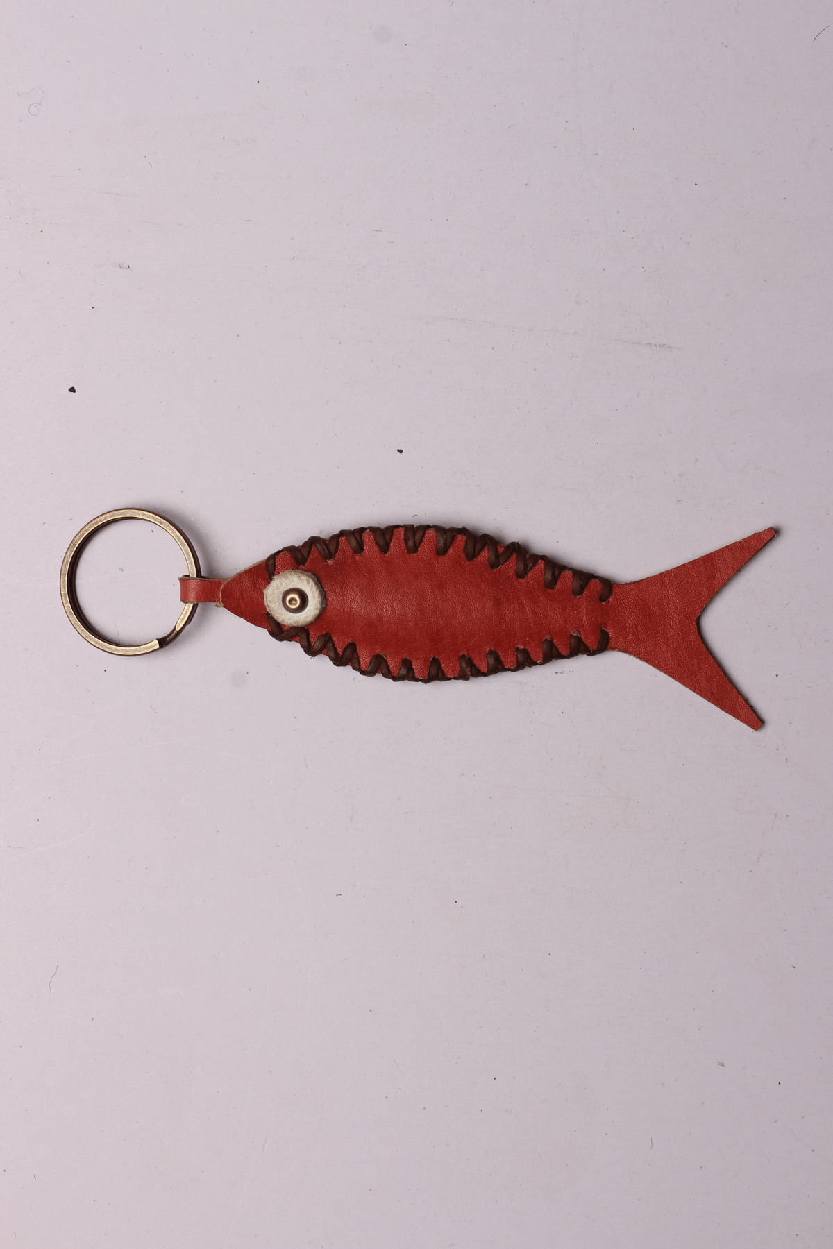 Handcrafted Leather Fish-Shaped Keyring with Stylish Side Stitch - View 2 - Superr*