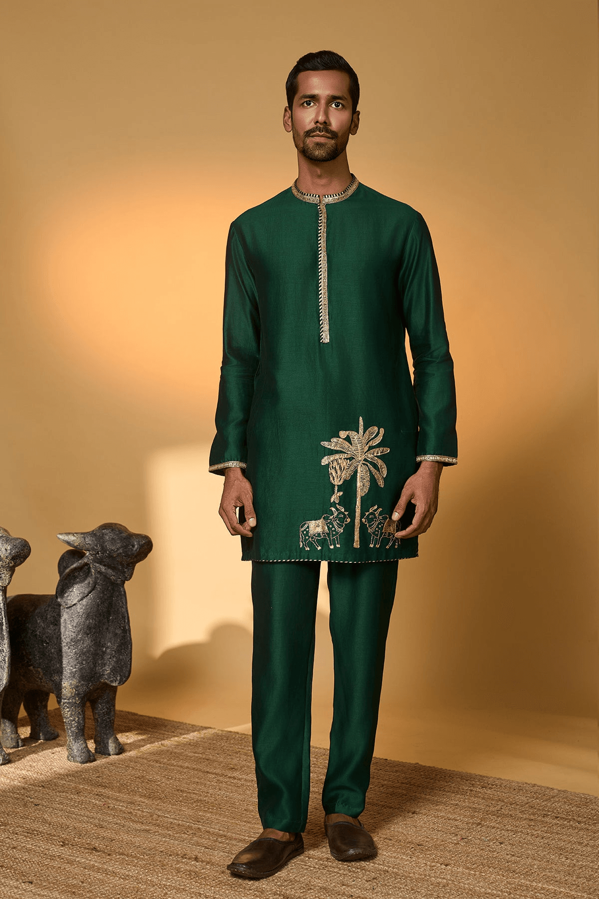 Green Tropical Nandi Kurta Set - View 4 - Superr*
