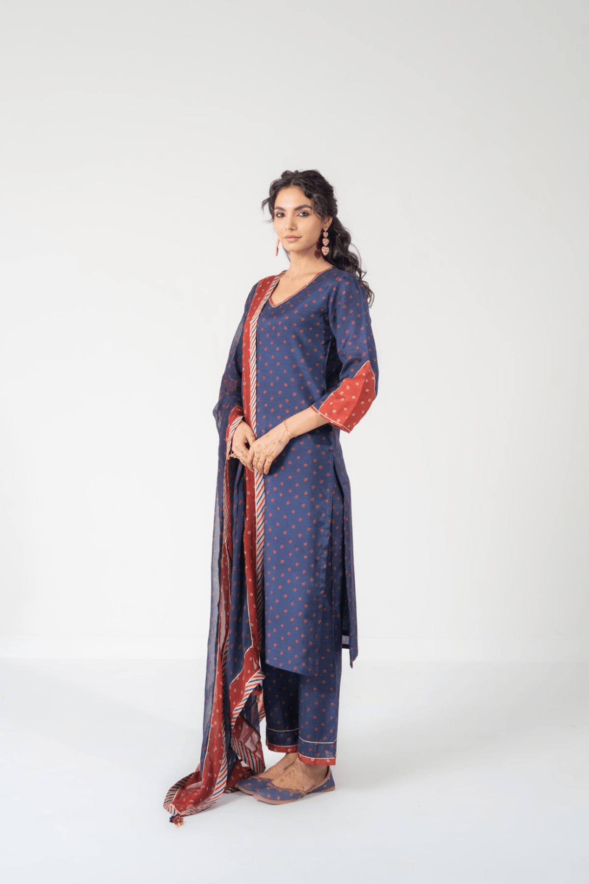 PARAMPARA KURTA SET OF 3 - View 2 - Superr*
