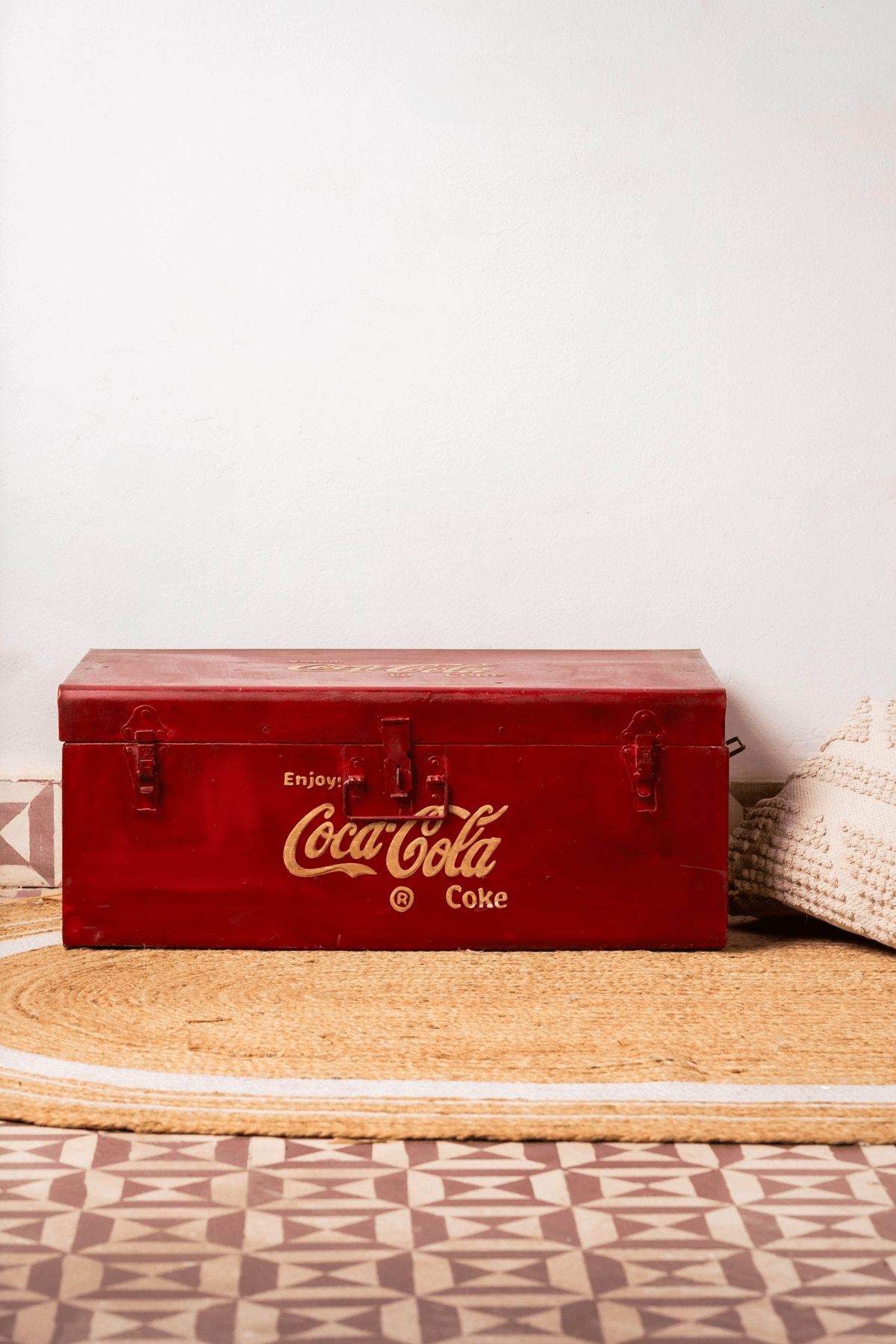 Vintage Red Cola Trunk - View 3 - Superr*