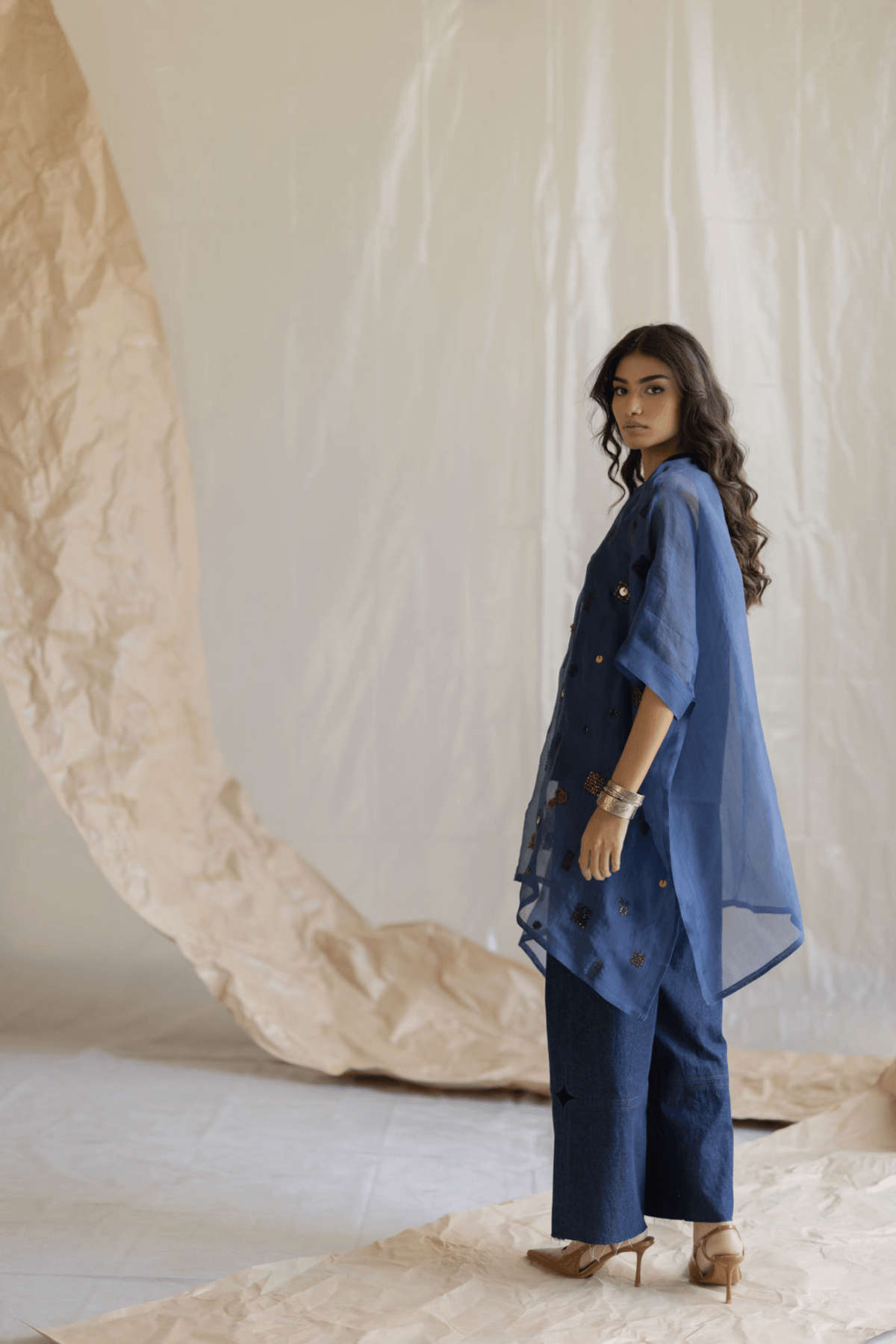 ORGANZA KAFTAN WITH DENIM INNER AND PANTS - View 4 - Superr*