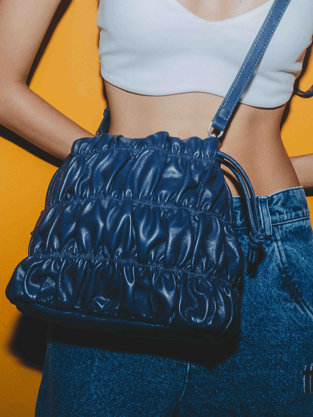 not a bucket bag - View 4 - Superr*