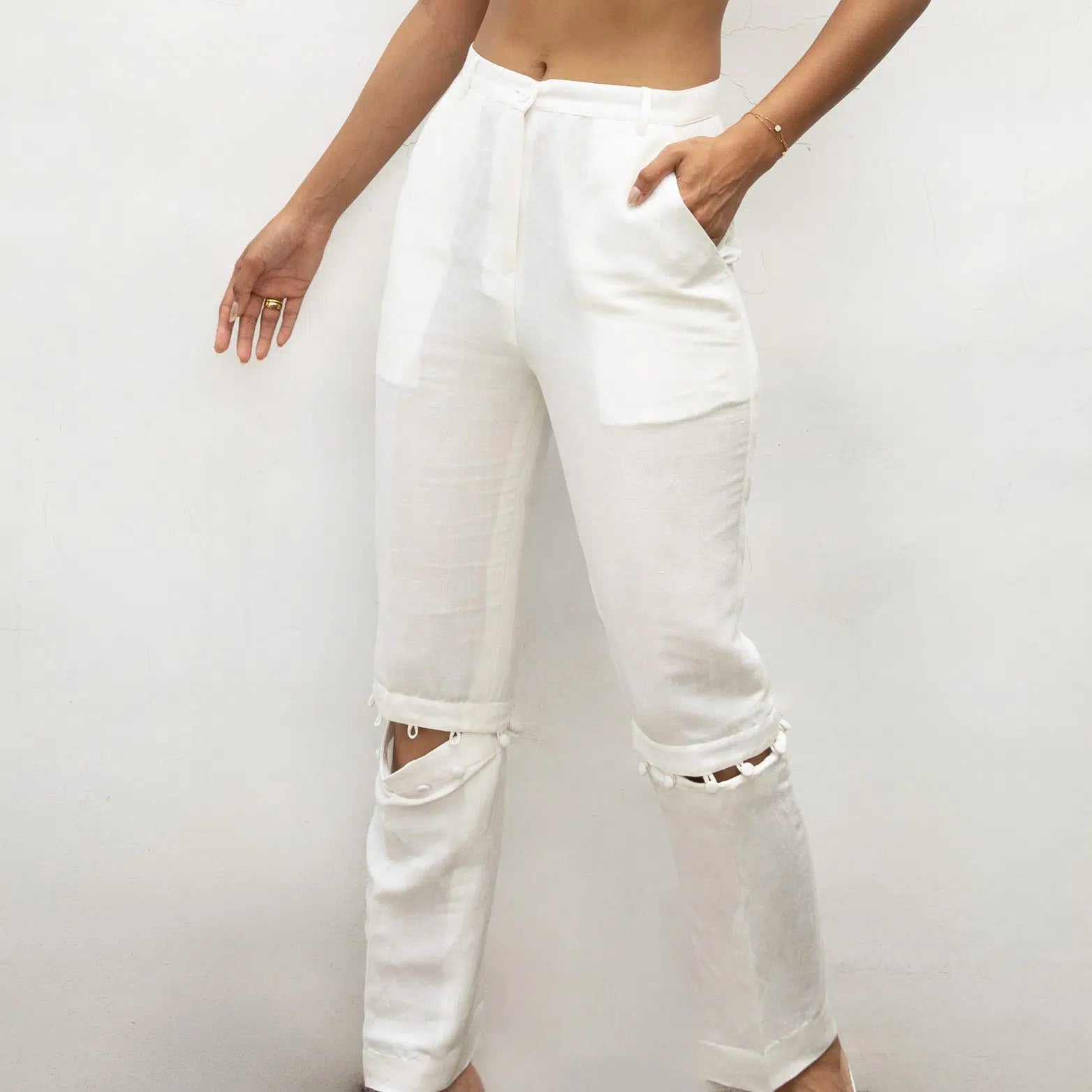 WILLA KNEE SLIT PANTS - View 3 - Superr*