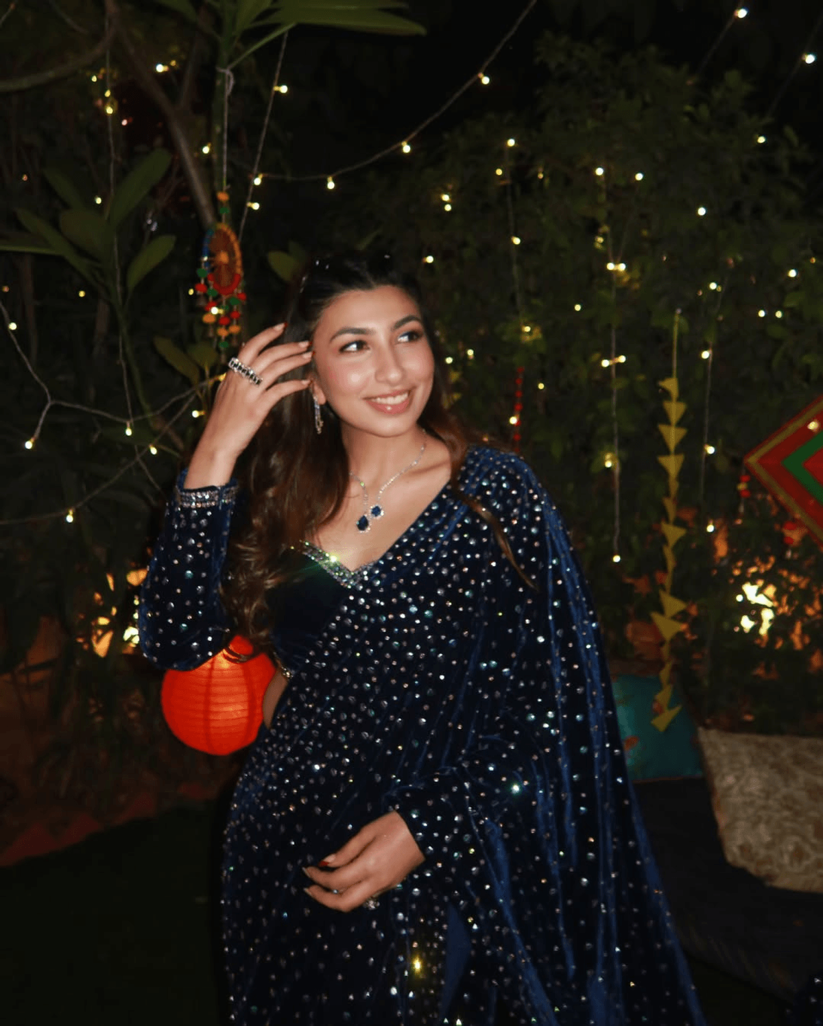 Reva’s Velvet drape - View 3 - Superr*