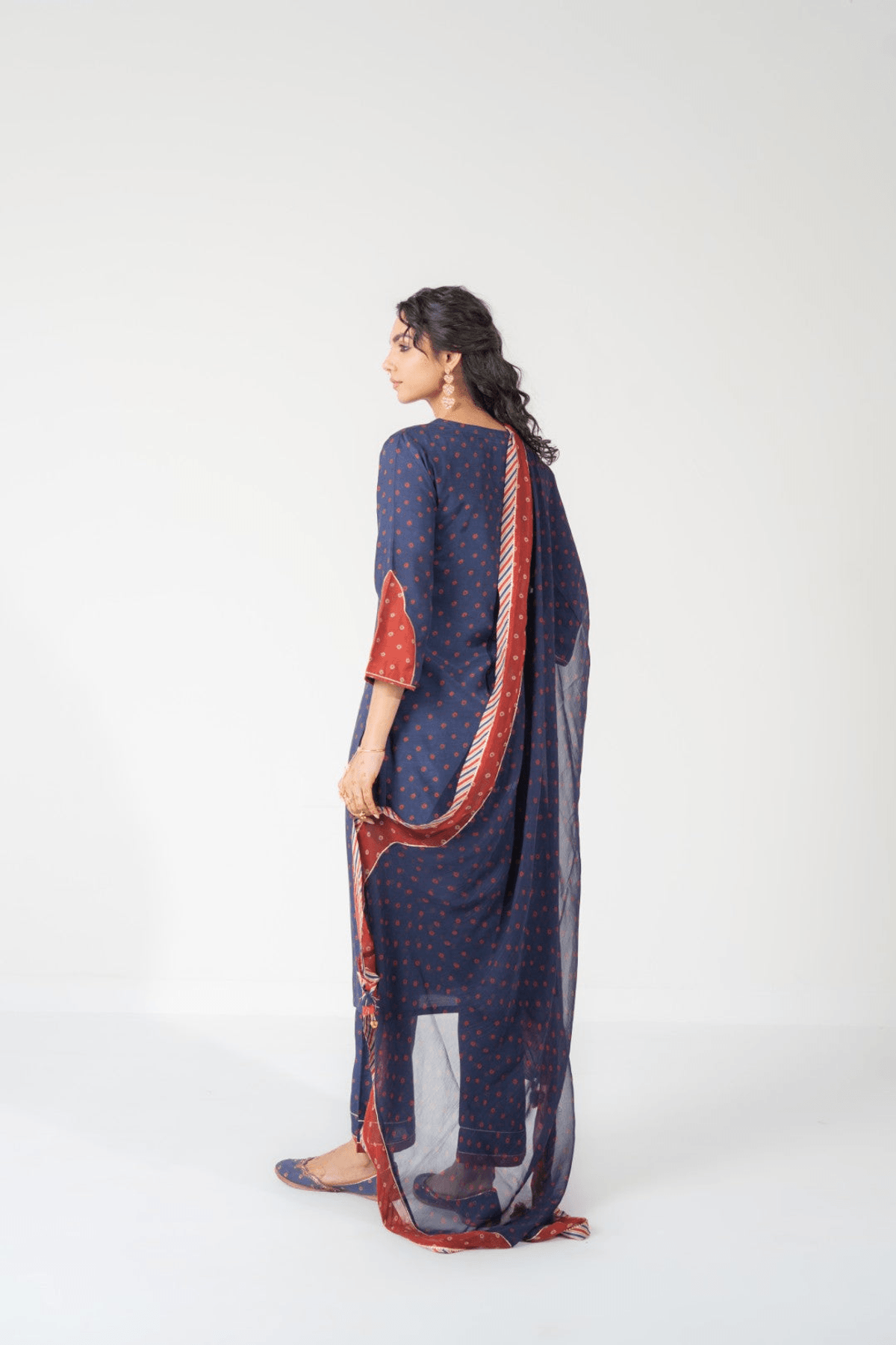 PARAMPARA KURTA SET OF 3 - View 3 - Superr*