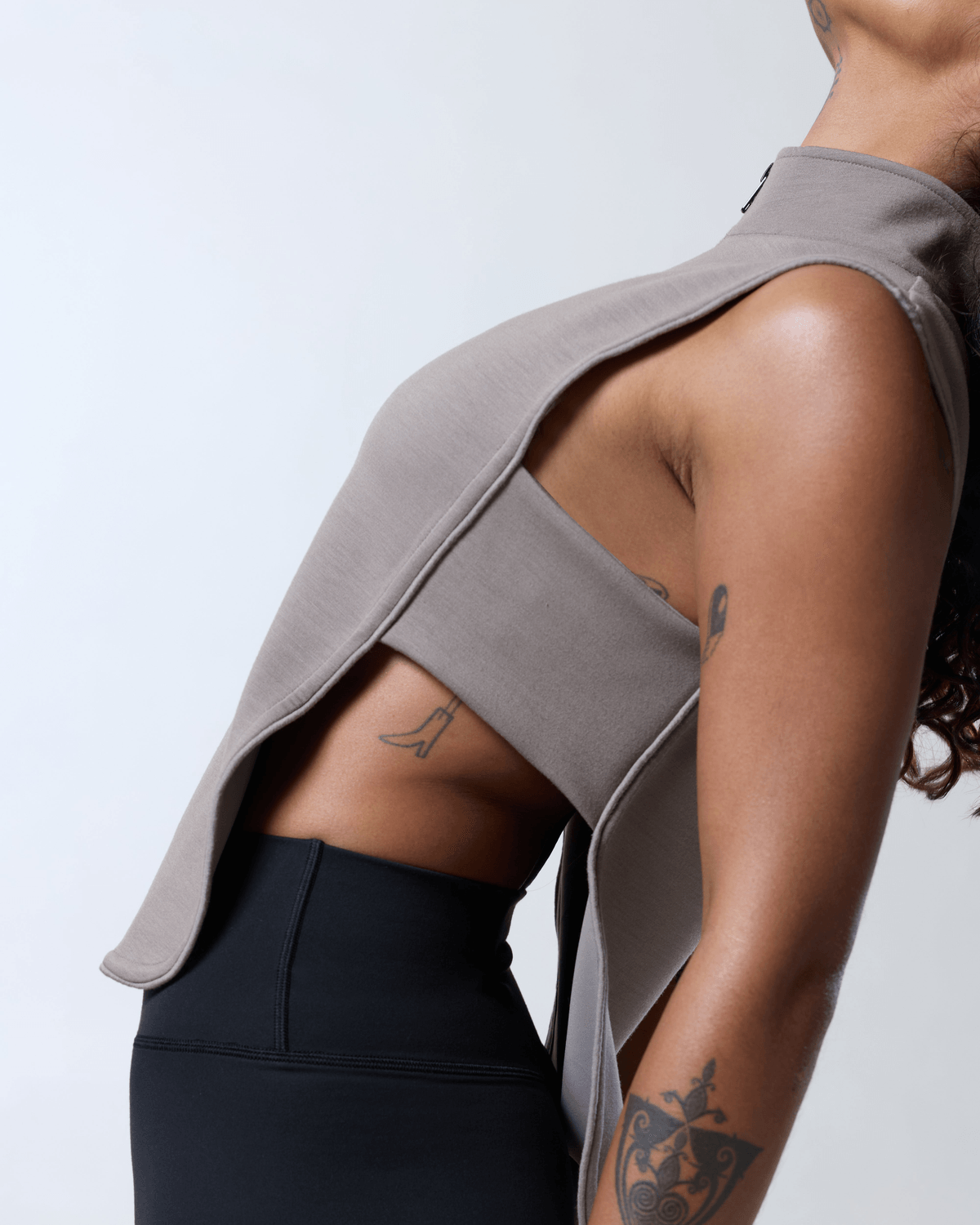 aerocloudsTM Sleeveless Cutout Pullover - View 2 - Superr*